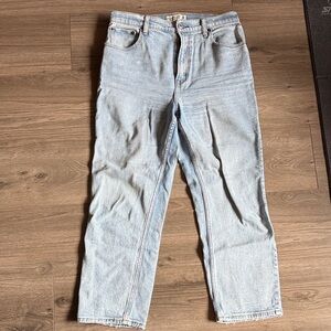 Abercrombie & Fitch The Ankle Straight Ultra High Rise Light Wash Jeans